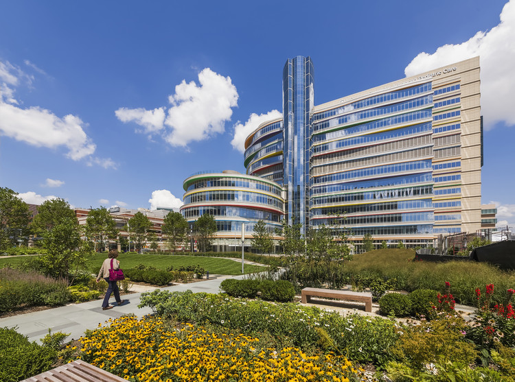 Exterior view of the Buerger Center for Advanced Pediatric Care at the Children's Hospital of Philadelphia