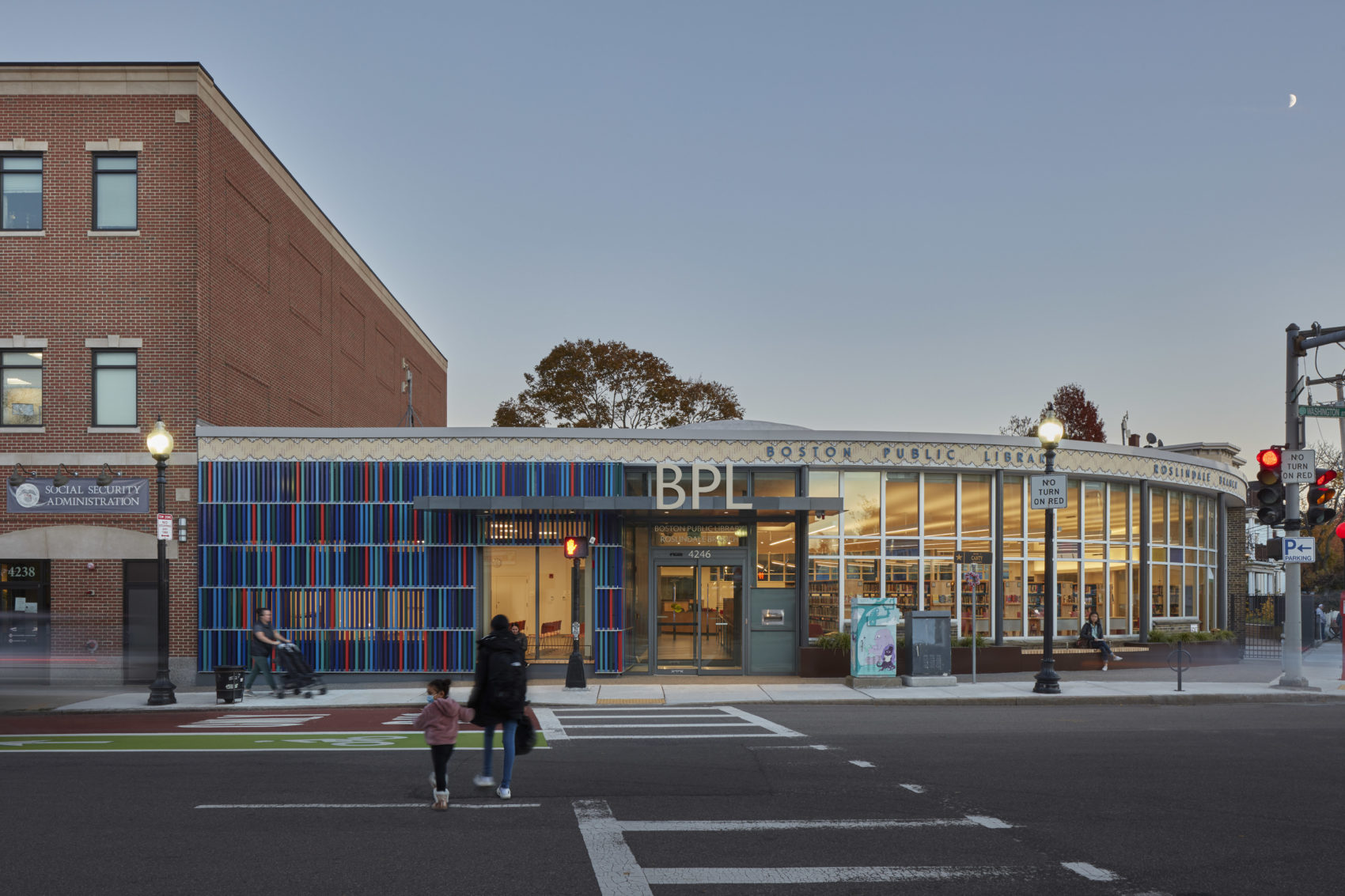 <h3>Roslindale Branch Boston Public Library (BPL) Photo Credit: Jane Messenger</h3>